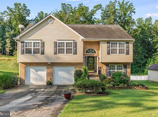 30 Hidden Lake Dr, Stafford, VA 22554