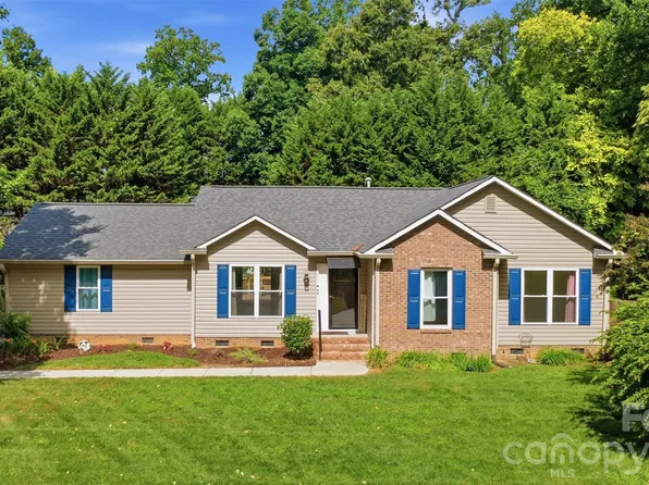 121 Oak St, Belmont, NC 28012