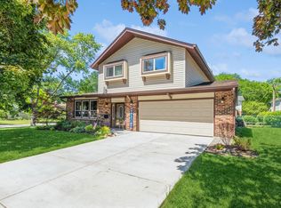 614 N Greenwood Dr, Palatine, IL 60074