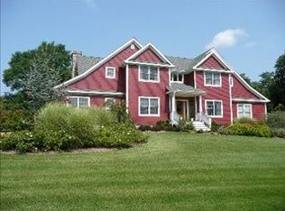 555 Jackson Lndg, Mattituck, NY 11952