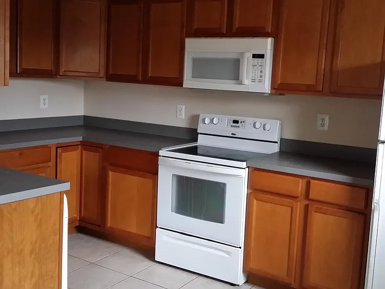 9207 Douglas St #210 — Photo 3