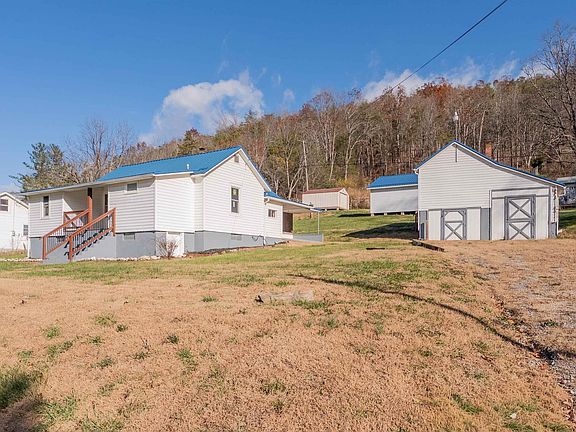 3rd image of 854 Den Hill Rd
