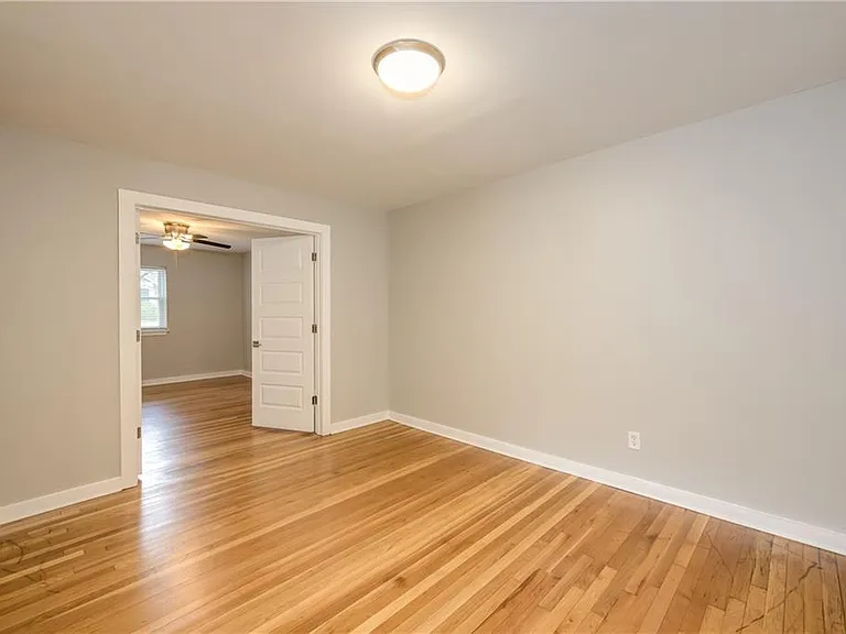 880 Saint Charles Ave NE #5 — Photo 5