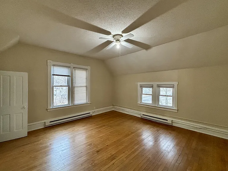 320 Augusta Ave SE #2 — Photo 8