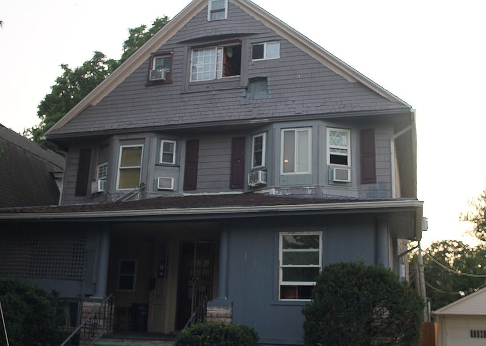 1st image of 1310 W 89th St