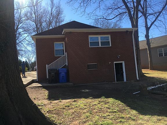 Back of home 3/4 basement