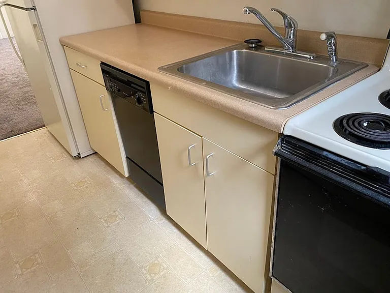 926 Ivy Street — Photo 1