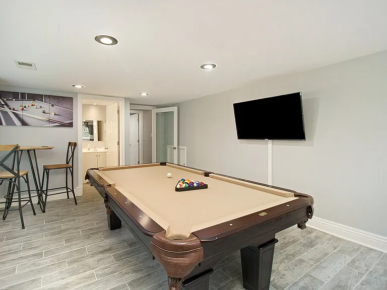 Building's Lounge