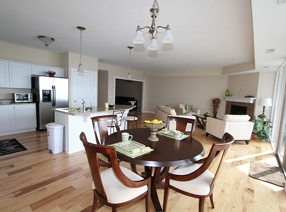 4th image of 9418 Larimar Dr #9418