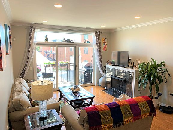 2nd image of 2472 W Foster Ave APT 302