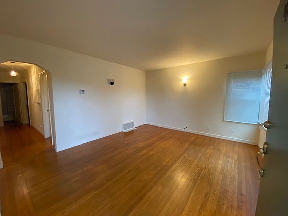 5th image of 1013 Berrellesa St