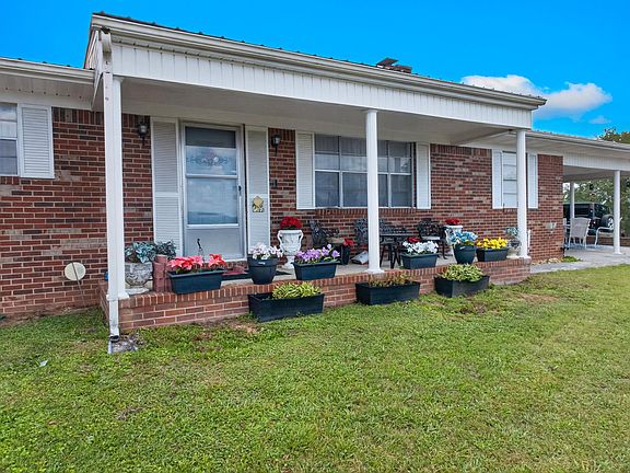 3rd image of 222 Rose Dr