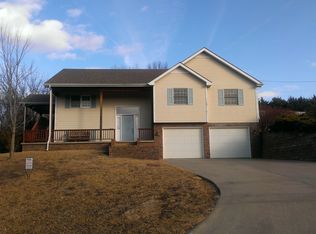1000 Cox Cir, Manhattan, KS 66502
