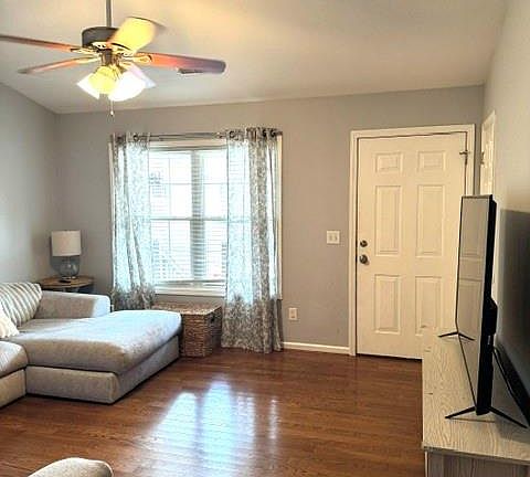 3rd image of 314 Shamrock Ct