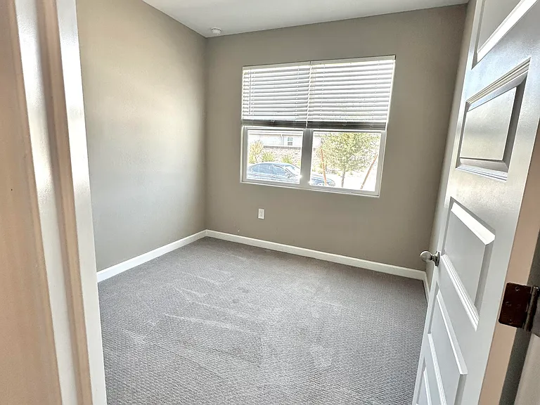 1077 W Tuli Way — Photo 10