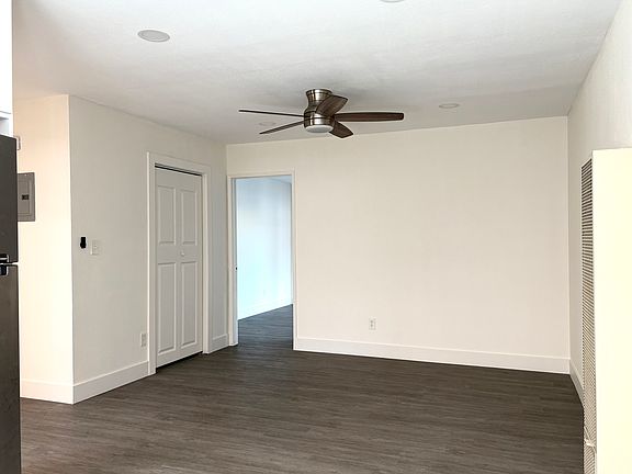 3rd image of 1209 Molino Ave APT A