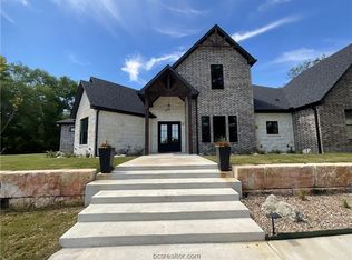 10121 St John Dr, Iola, TX 77861