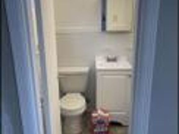 4th image of 1300 S Lee Hwy