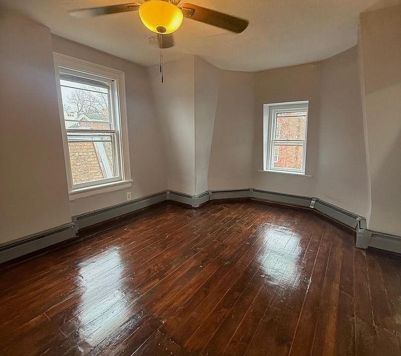 1st image of 256 Montgomery St APT 3