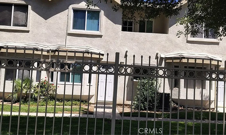 1425 S White Ave #B — Photo 1