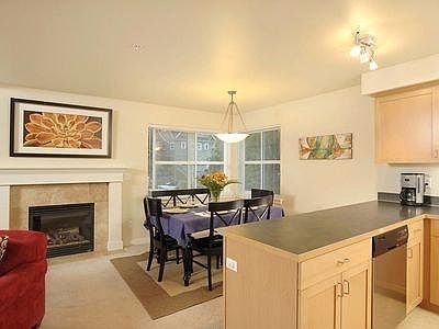 Dining Room, Gas Fireplace