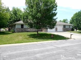 2410 SE Austin St APT B, Oak Grove, MO 64075