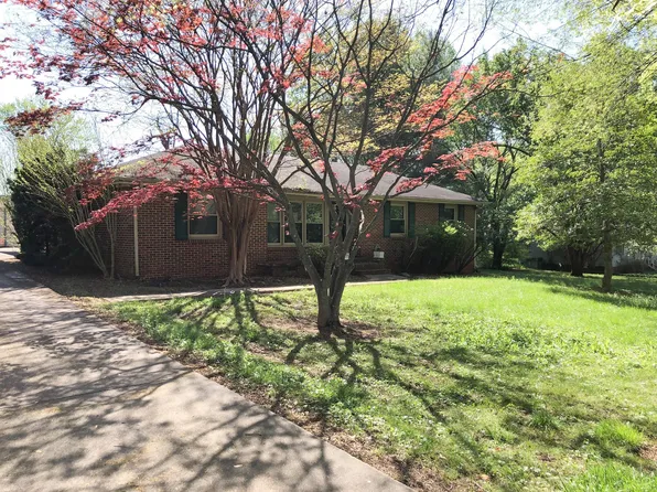 811 Cumberland Dr, Winchester, TN 37398