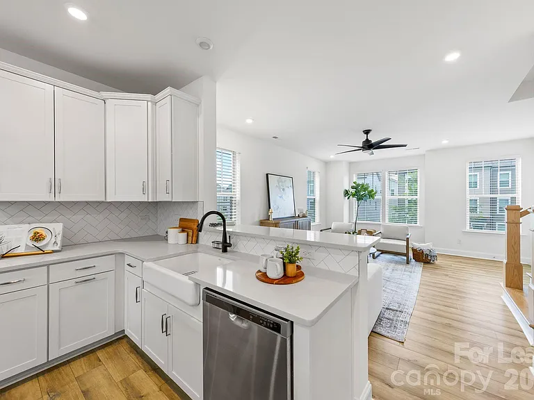 236 Judson Ave — Photo 9