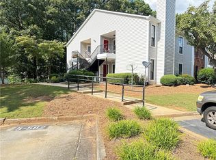 580 Windchase Ln, Stone Mountain, GA 30083