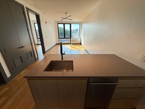 3rd image of 413-419 Arlington Ave #505