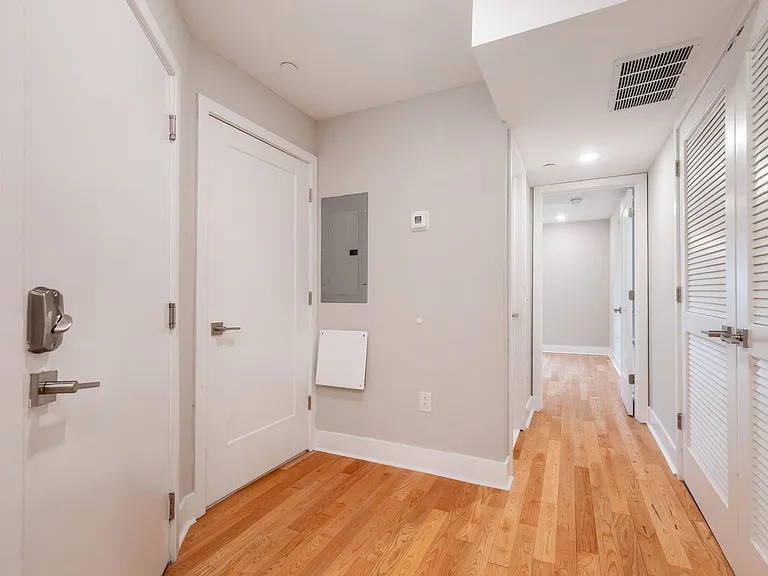 2521 Cecil B Moore — Photo 32