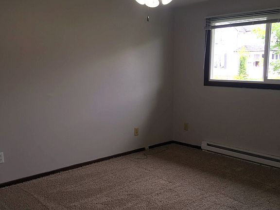 3rd image of 805 W Van Buren St #803