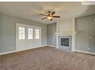 5049 NW Timberline Dr, Riverside, MO 64150