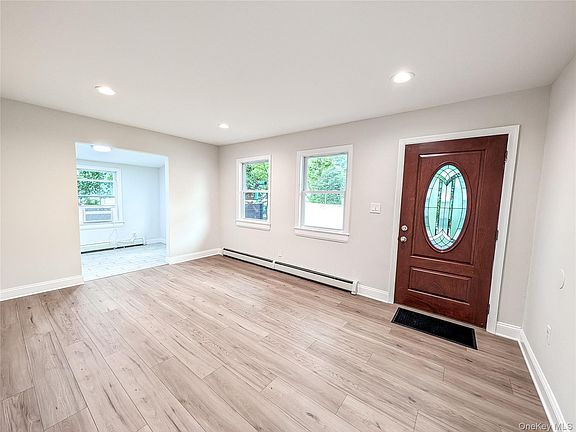 3rd image of 52 King Road