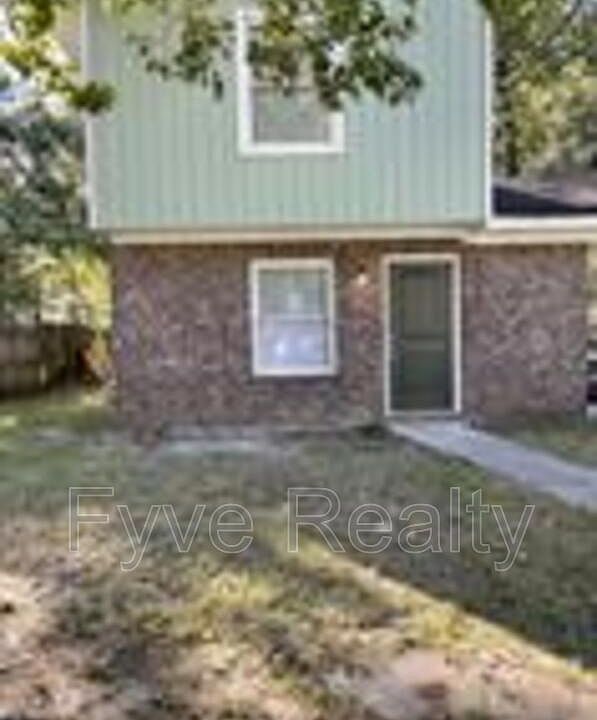 1st image of 136 Susan Dr #B