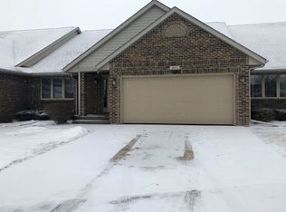 807 Croatian Ct, Sycamore, IL 60178