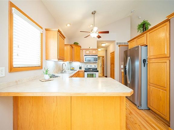 2nd image of 2075 SE Leeann Dr