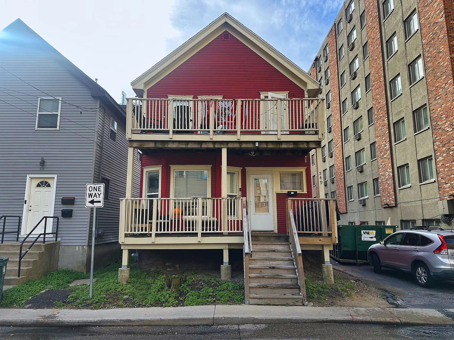 549 Conklin Pl — Photo 2