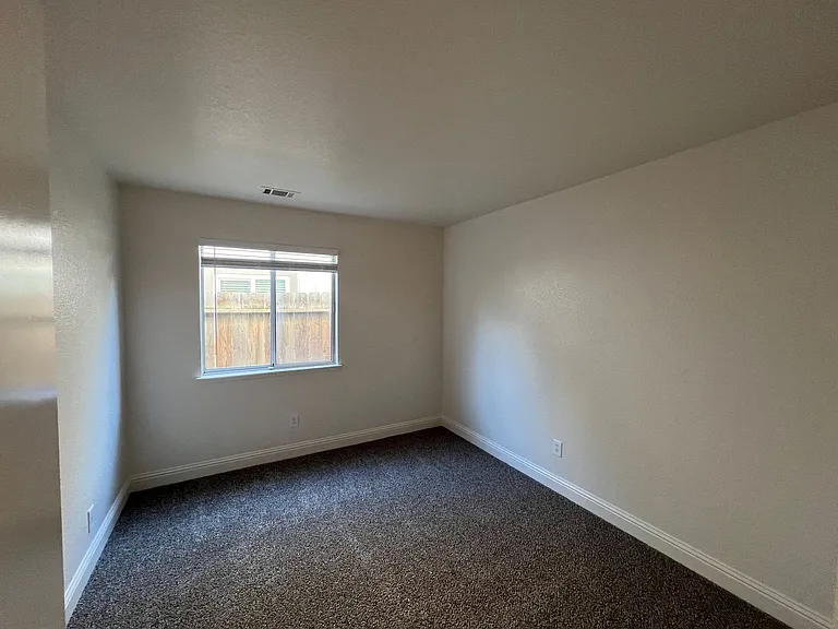 1513 Prospect Ln — Photo 23