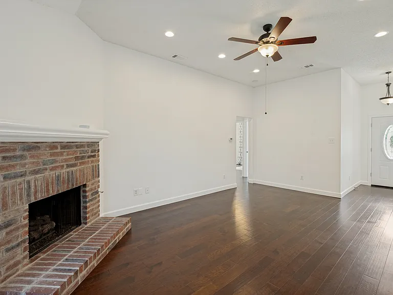 8160 Tower Rd — Photo 13