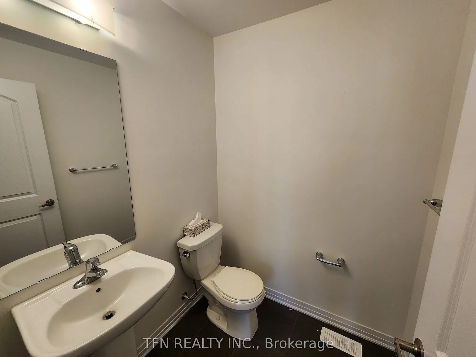 5 bed, $3,300 — Photo 2