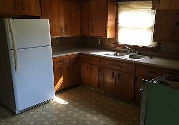 5th image of 119 S Jones St
