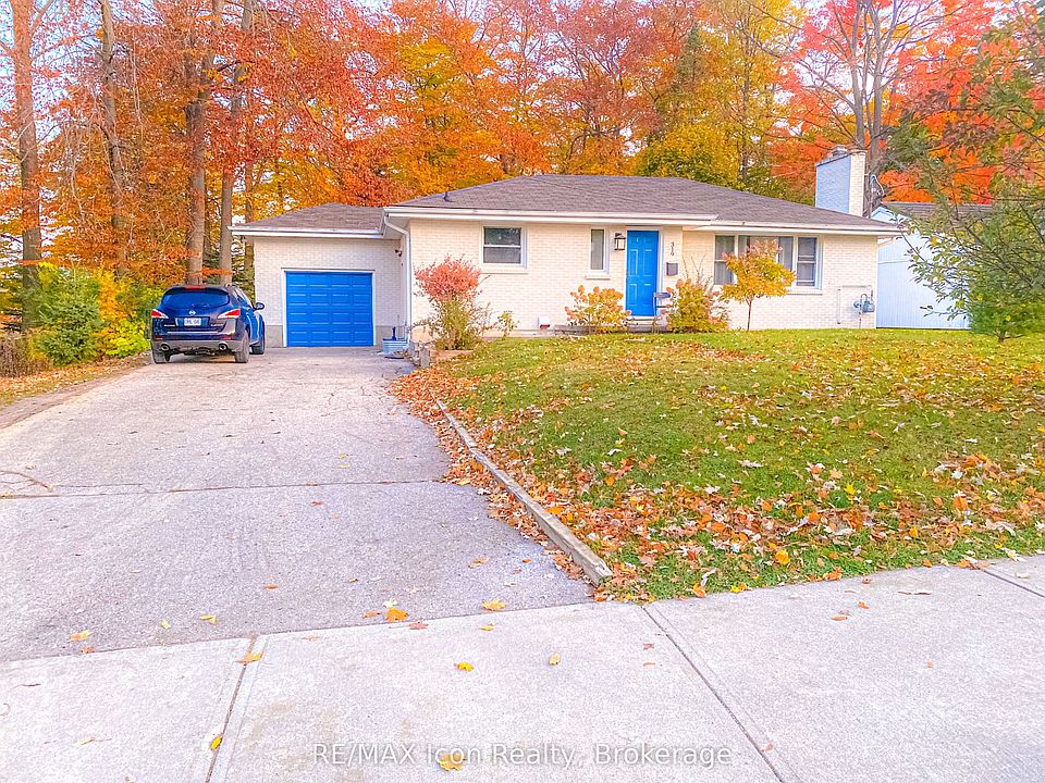 1st image of 319 Ridgewood Cres S