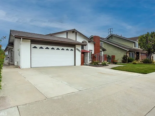 8851 Crescent Dr, Huntington Beach, CA 92646