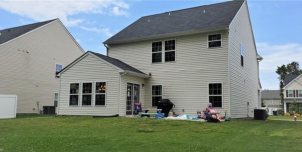 2nd image of 218 Mayberry Ct