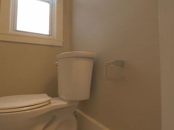 2nd image of 303 Fisk St #2
