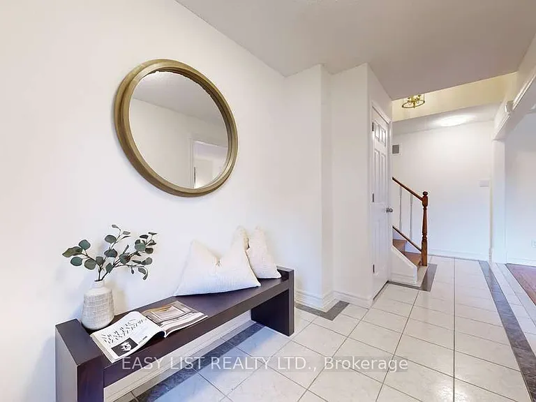 855 Queen St W #1 — Photo 3