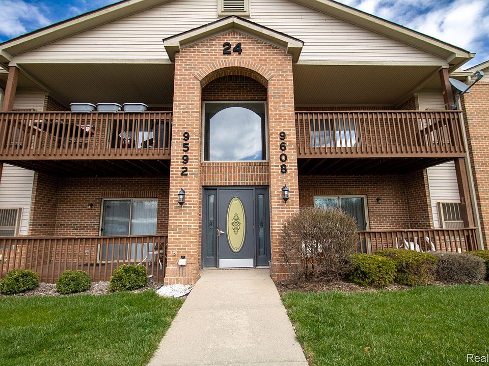 1st image of 9602 Sawgrass Ct Unit 8
