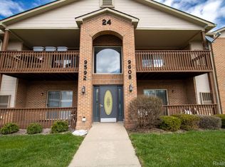 9602 Sawgrass Ct UNIT 8, Belleville, MI