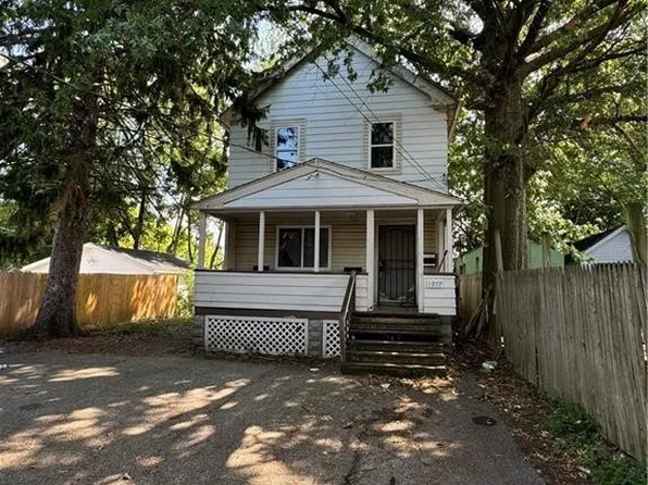 1977 W 77th St, Cleveland, OH 44102